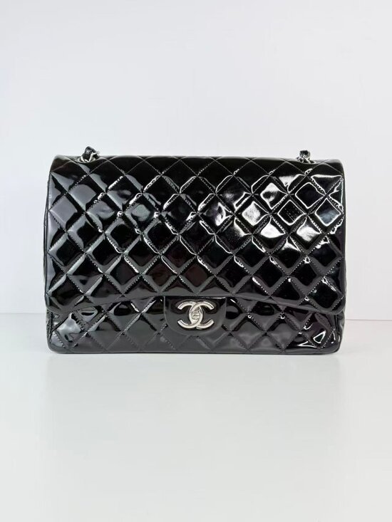 CHANEL Handbags - Channel classic flag bag